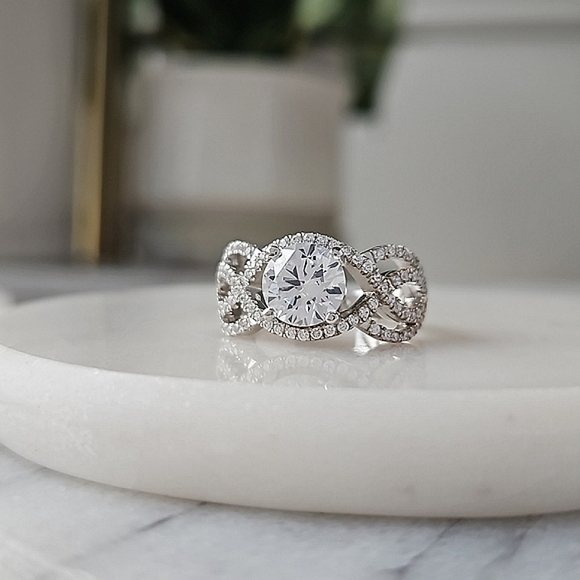 Classic Style ring, solid 925 Sterling Silver Charmed Aroma - Picture 1 of 5